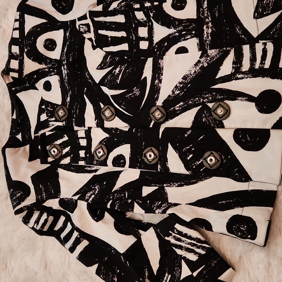 Airfield abstract print black and white cropped blazer size small - Picture 5 of 10